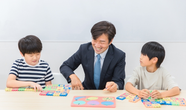 遊びながら学べる！数字＆アルファベットパズルの知育効果と活用法