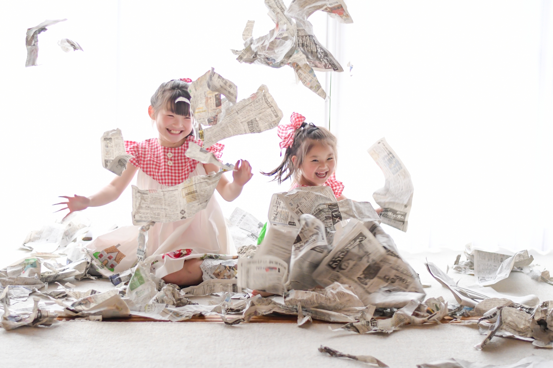おうち療育にもおすすめ！新聞紙あそびで育つ力と楽しいアレンジアイデア