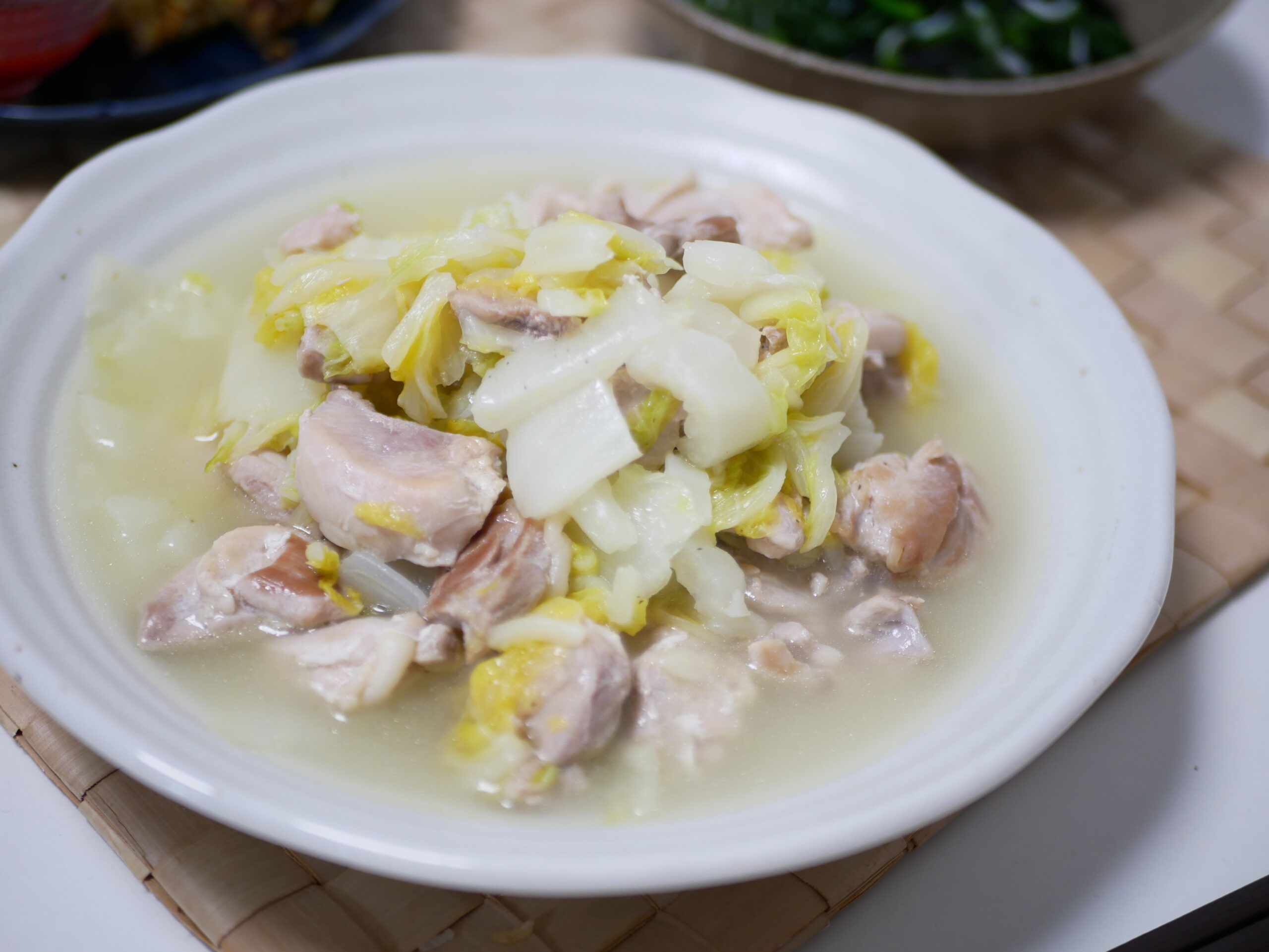 【レシピ】旬の白菜であったかごはん！3つの材料でできる「鶏肉と白菜の蒸し煮」