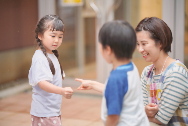 どんじゃんけんぽんは療育に効果的？子どもの発達を伸ばす理由とは【前編】