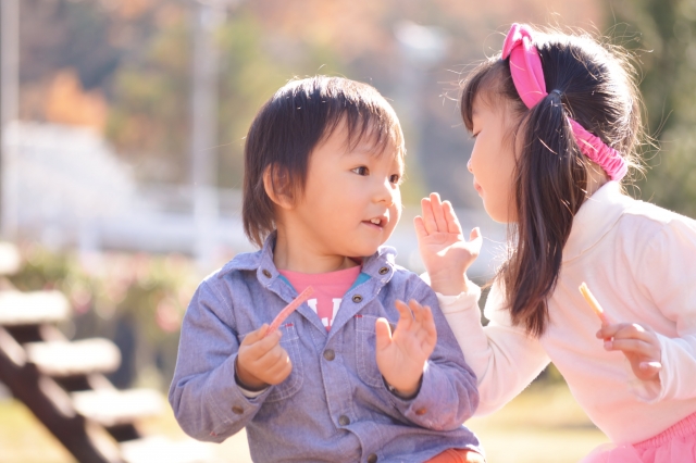 しりとりは療育に効果的？遊びながら言葉や聞く力を育てる方法【前編】
