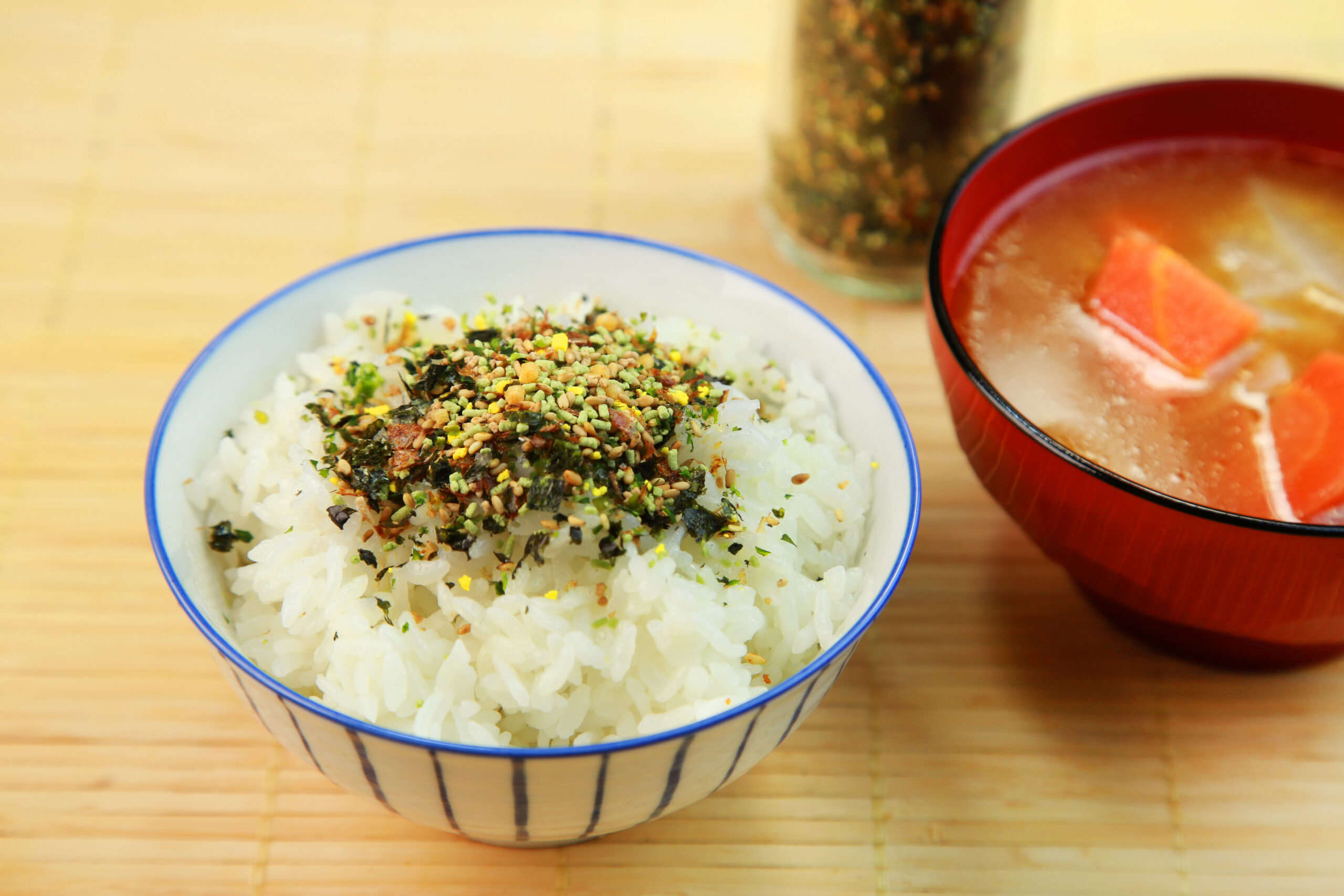 ふりかけだけで大丈夫？栄養がとれるおすすめごはんのお供4選